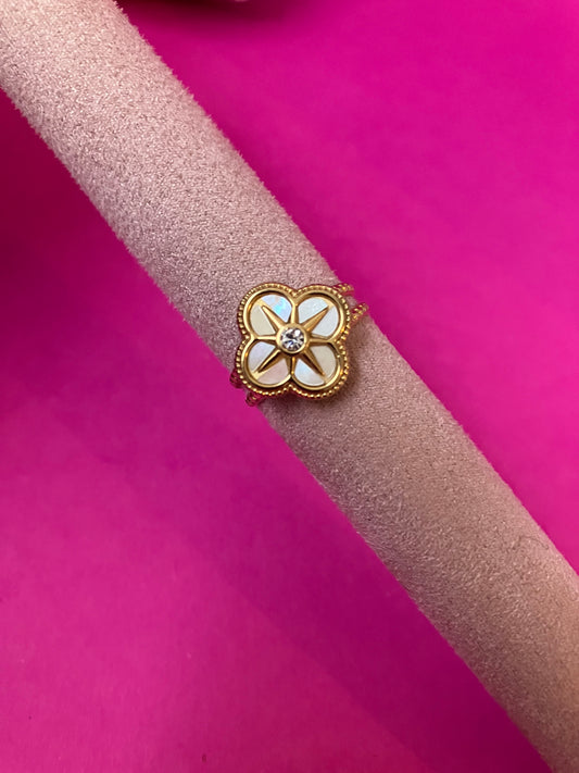 Prstan ROYAL CLOVER